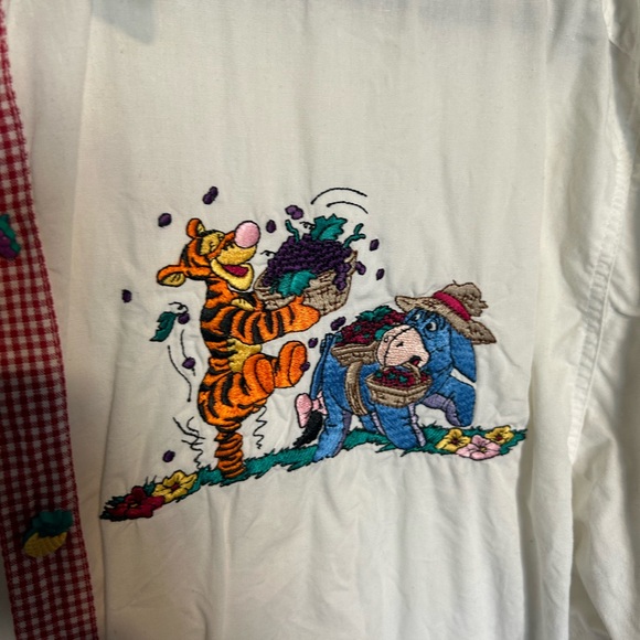 Vintage Disney Winnie the Pooh Embroidered Button Down - Picture 5 of 8